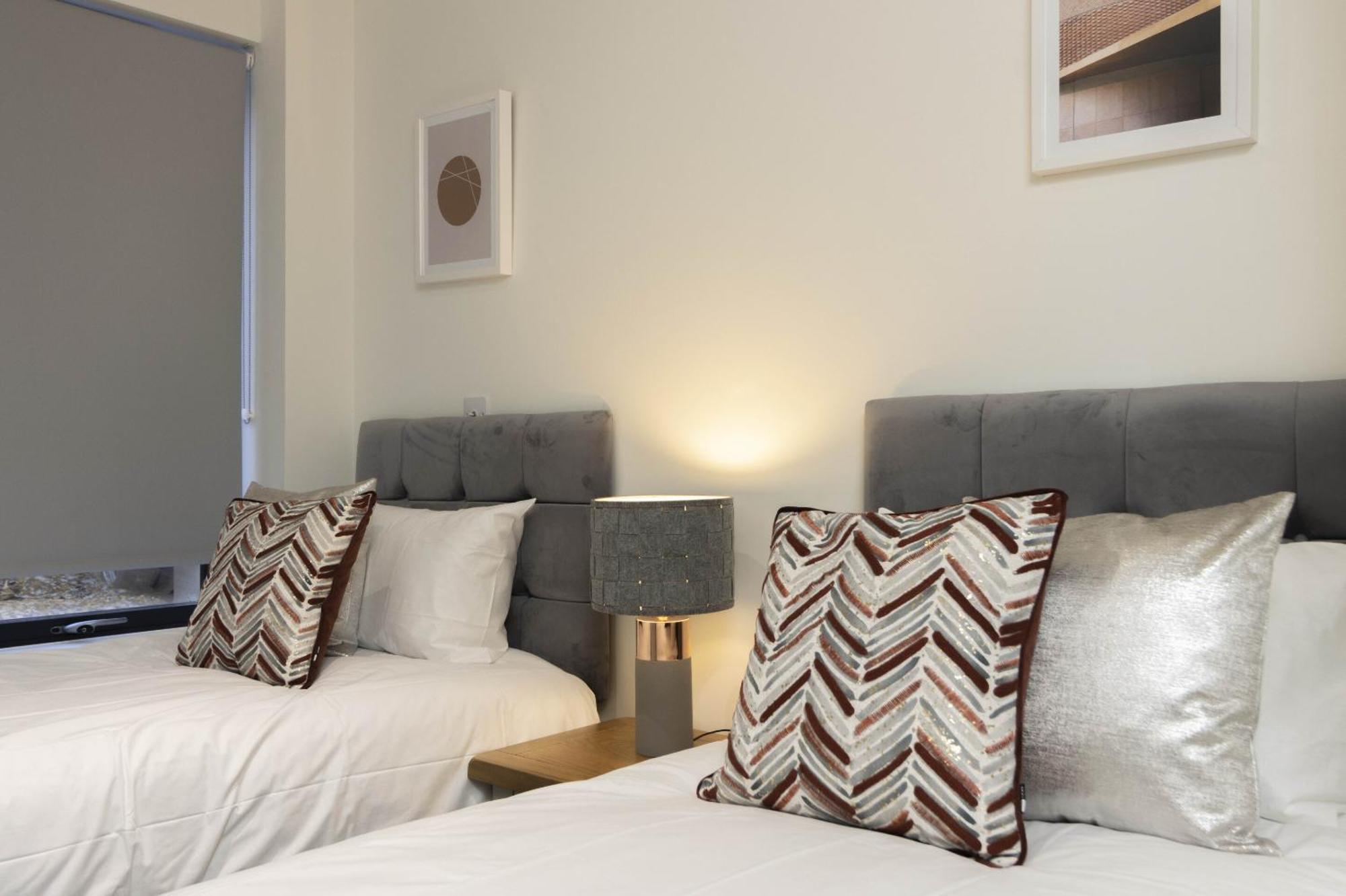 Appartamento Linacre 1&2 - One And Two Bed Flat Behind The Cathedral With Free Parking And Fast Wifi Exeter Esterno foto